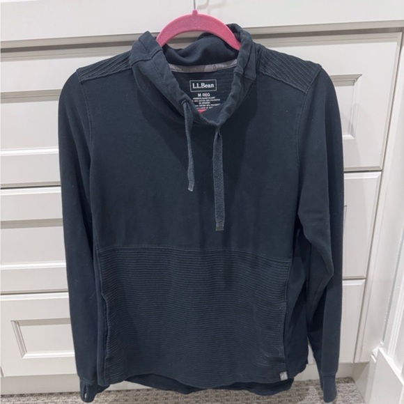 L.L. Bean Tops - L.L. Bean Women's Black Sweatshirt